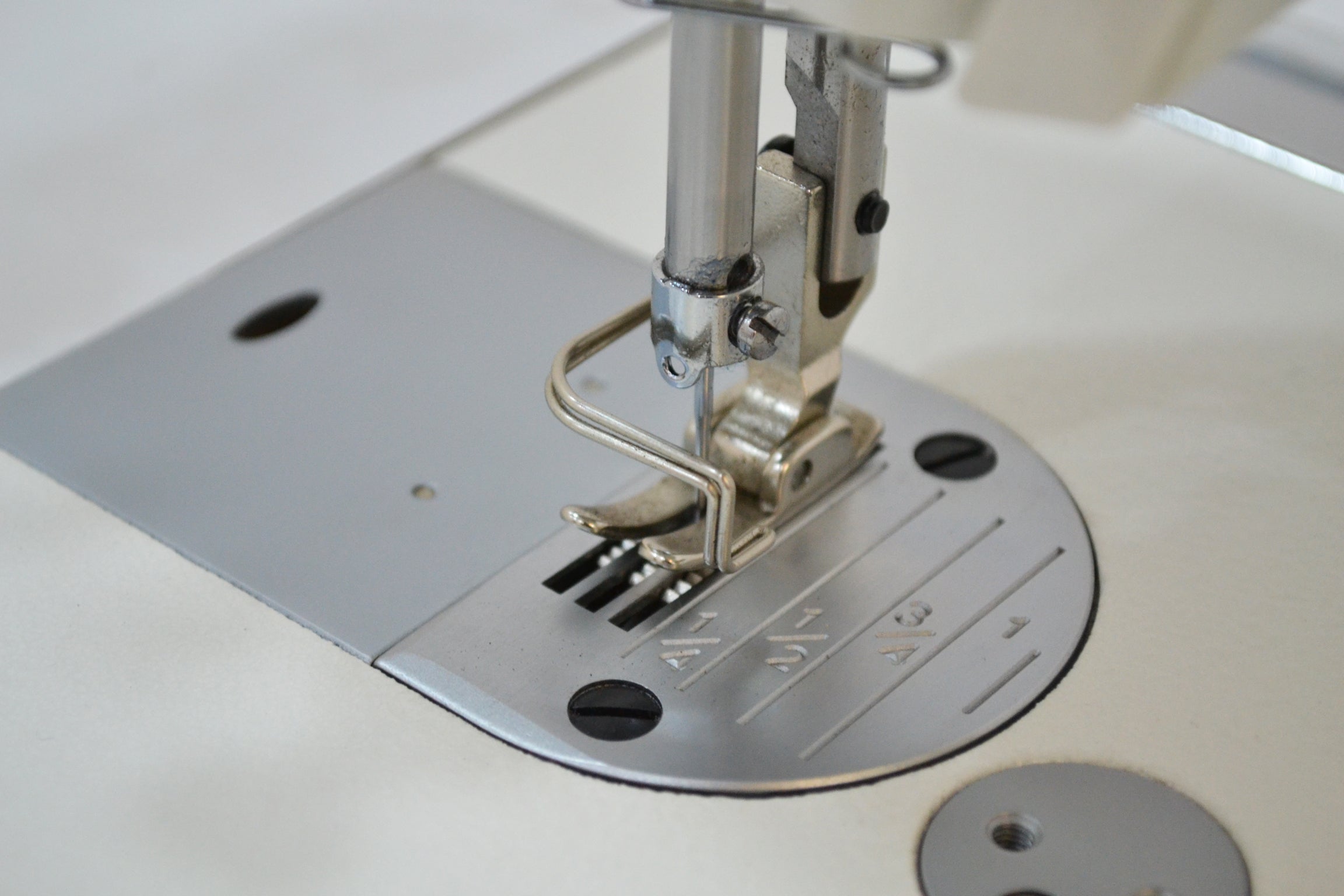Máquina de costura recta MAQI Q2-M con corte de hilo