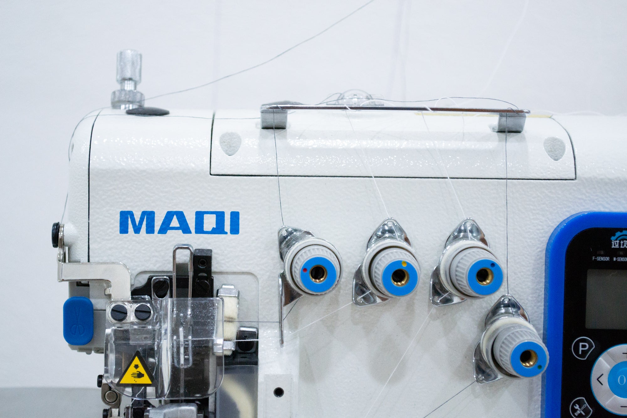 Overlock inteligente de 4 hilos MAQI X10TF-4-M03/333-I